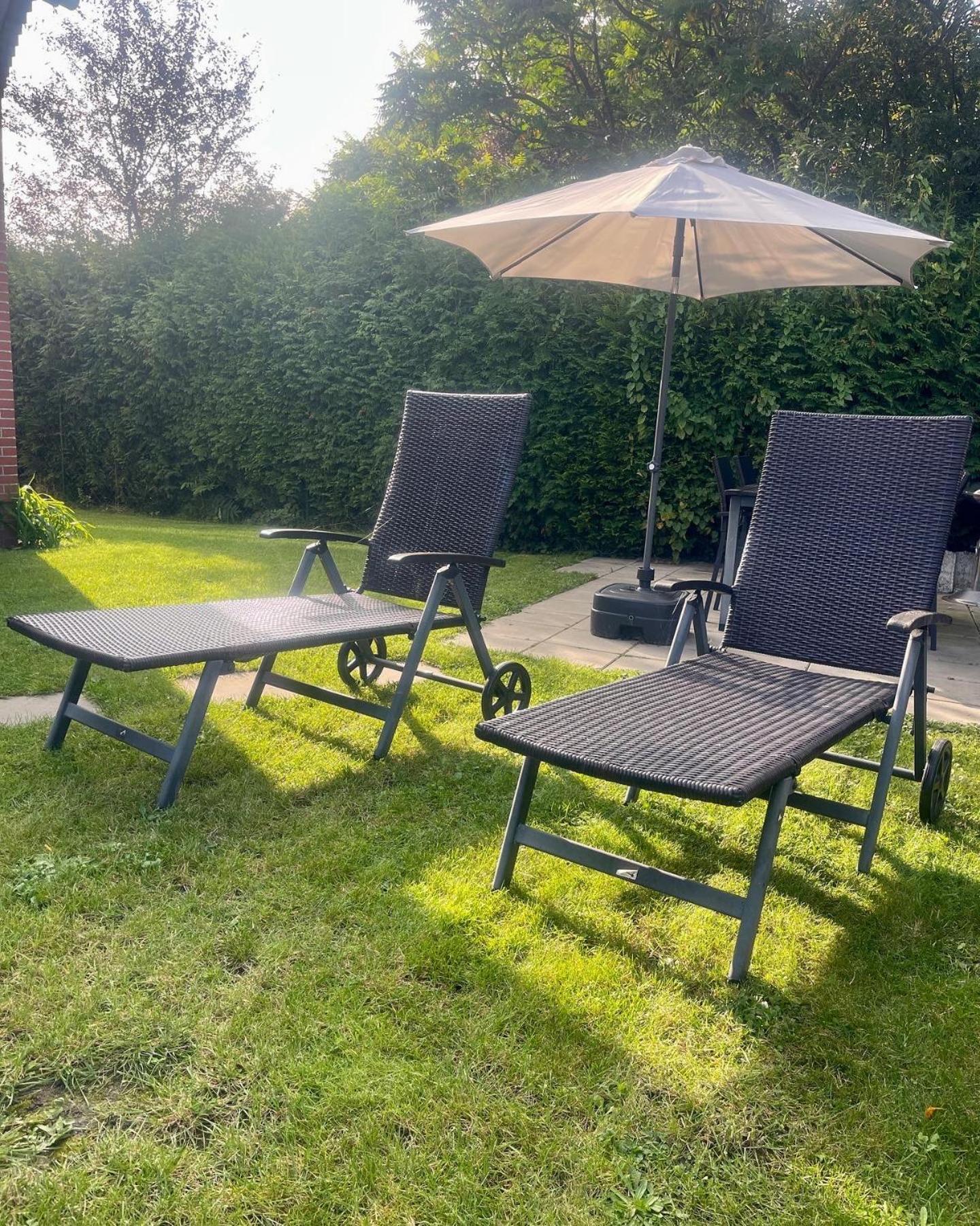Ferienwohnung Mit Balkon Und Eingezaeunten Garten Aurich Exterior foto